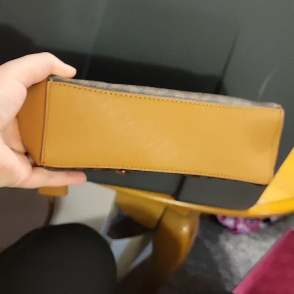 MK crossbody bag - Picture 7 of 8